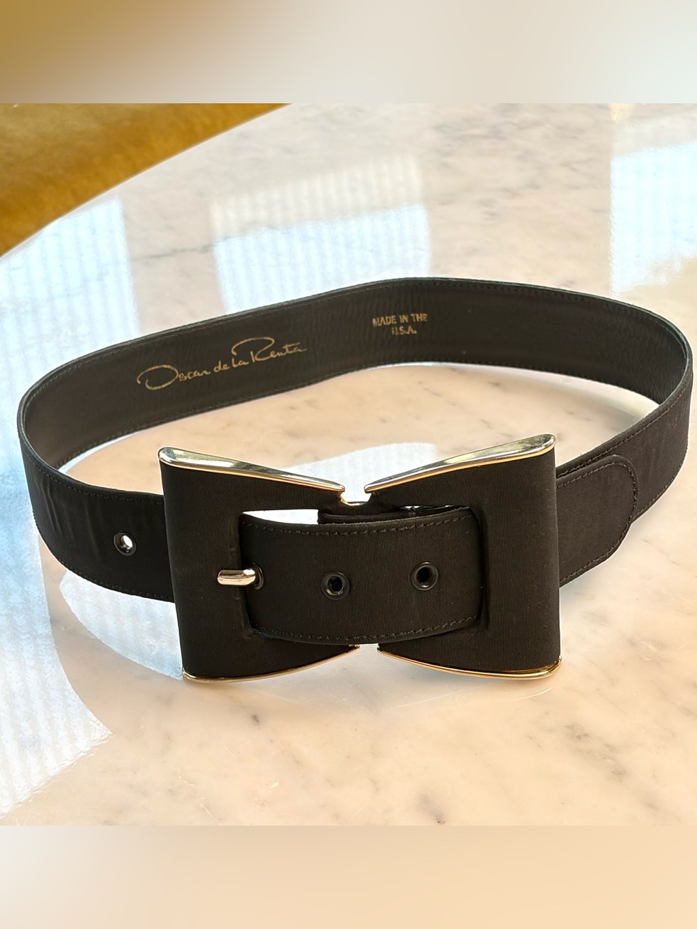 Oscar de la Renta Leather&Fabric 1.25” Belt, bow shaped buckle, black/gold, 26” - Picture 4 of 9